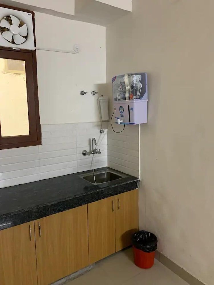 Earth View Residency Deluxe Room 5