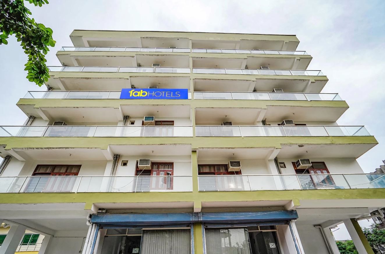 Earth View Residency