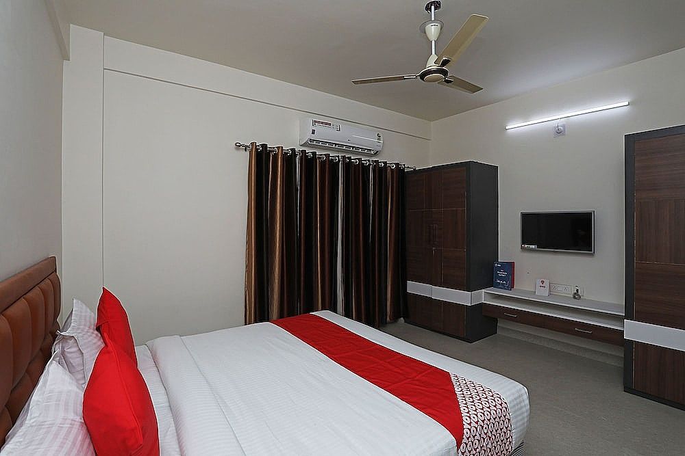 OYO 23251 Prime Residency Standard Room 11