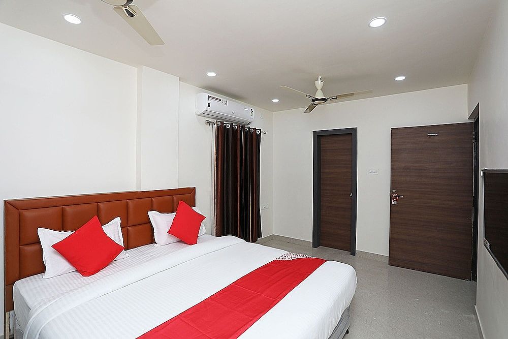 OYO 23251 Prime Residency Standard Room 10