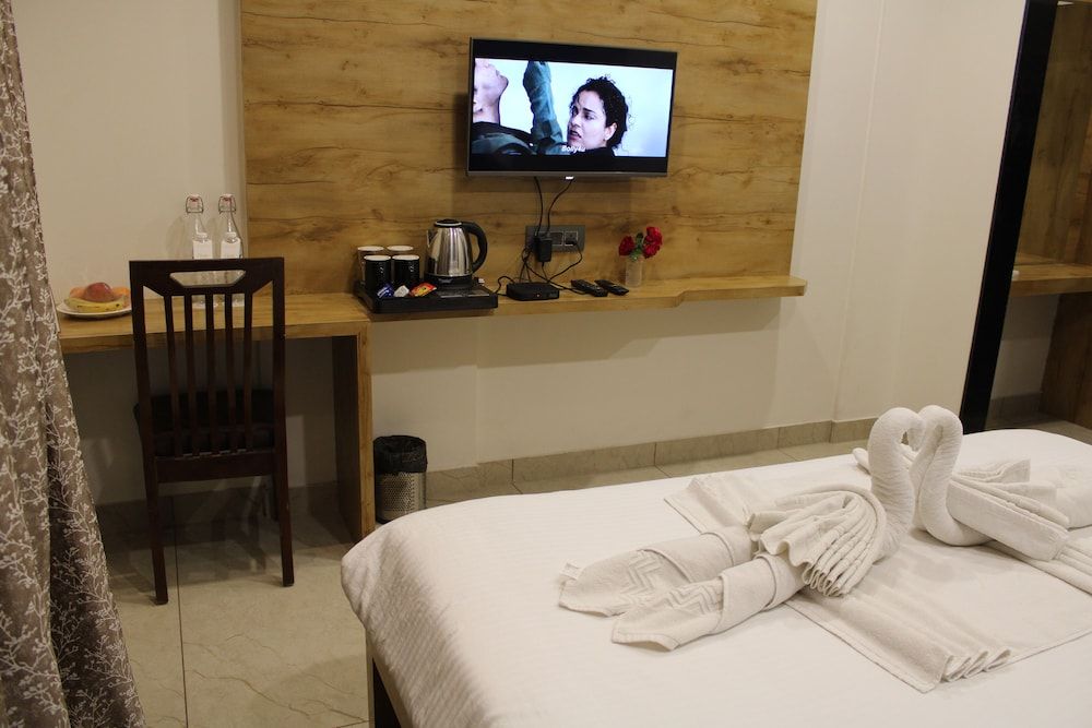 Clarks Collection Somnath Deluxe Room 16