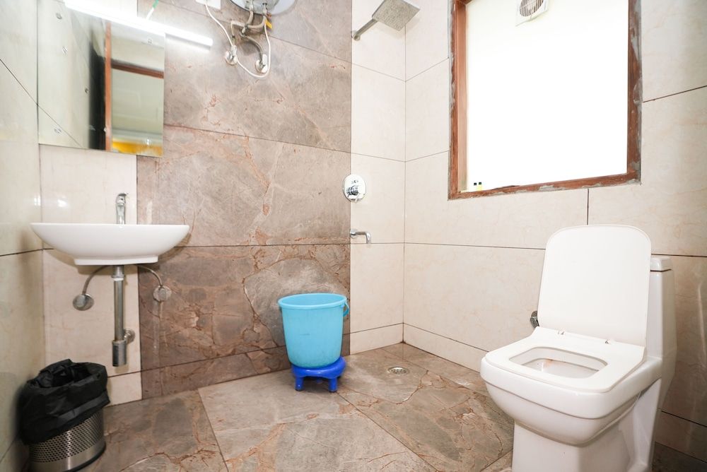 Tanvi Premium Residency Premium Room with Balcony 11