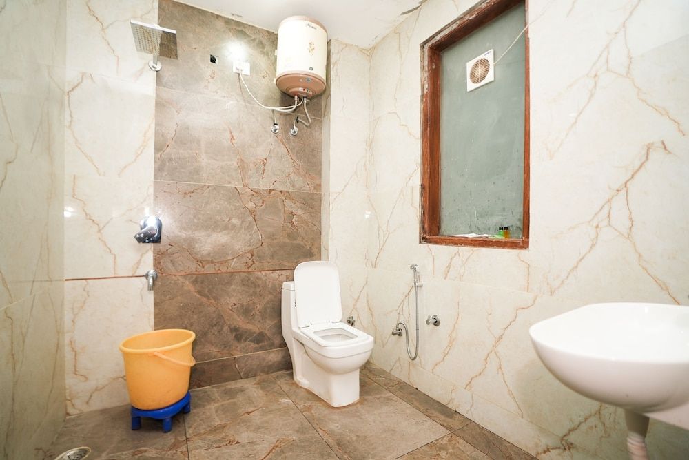 Tanvi Premium Residency Premium Room with Balcony 12