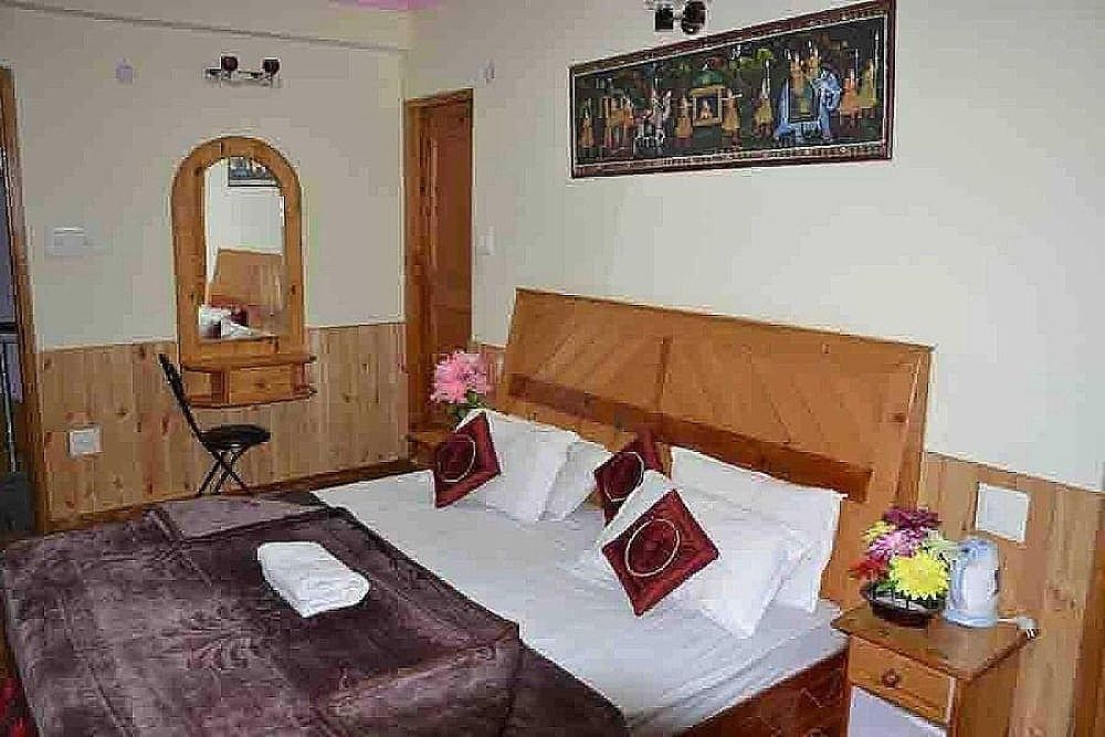 Antriksh Cottage Manali Family Suite 6