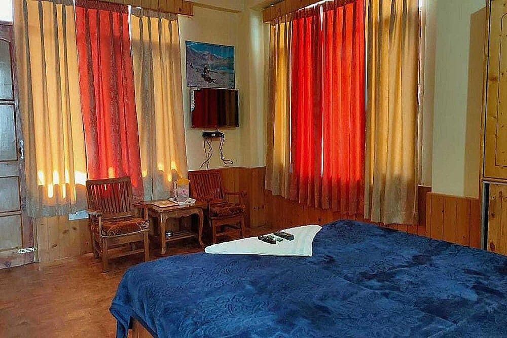 Antriksh Cottage Manali Deluxe Room 3