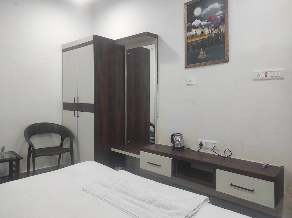 Hotel SG Hub Tower Standard Room 3