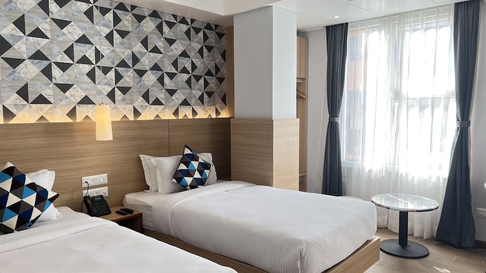 Aurora Boutique Hotel Deluxe Twin Room 3