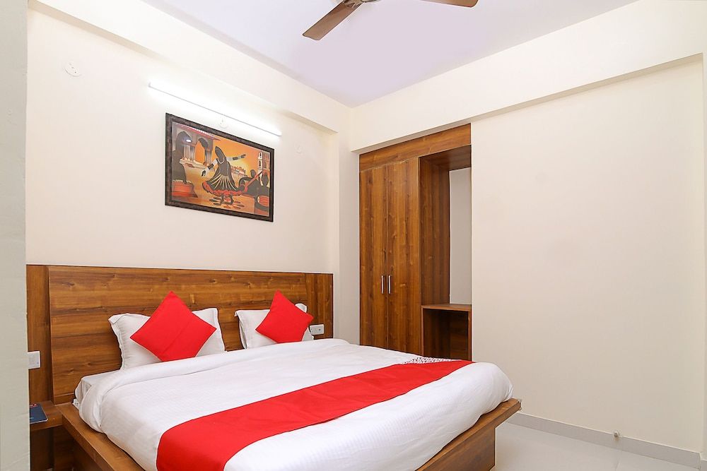 OYO 16953 The Grace Residency Standard Room 15