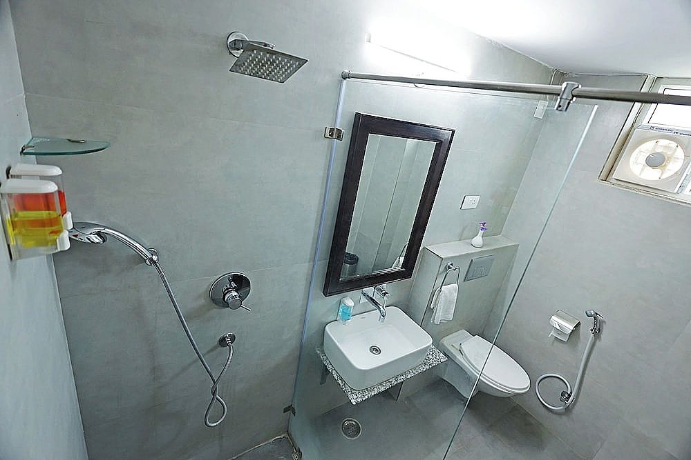 Lake View Hotel Revaas Deluxe Double Room 5