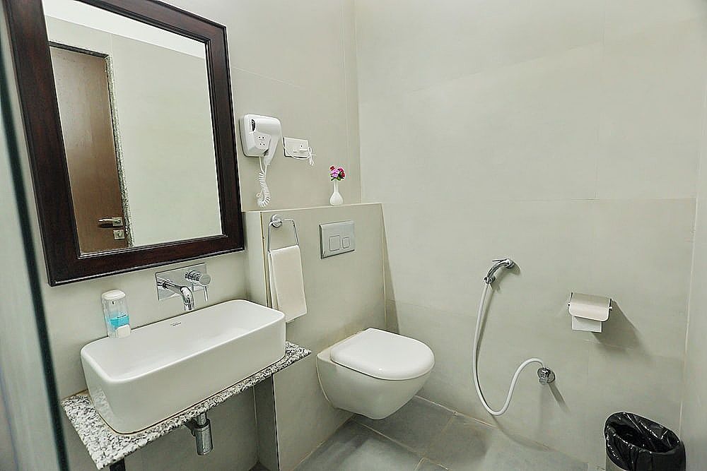 Lake View Hotel Revaas Deluxe Double Room 7