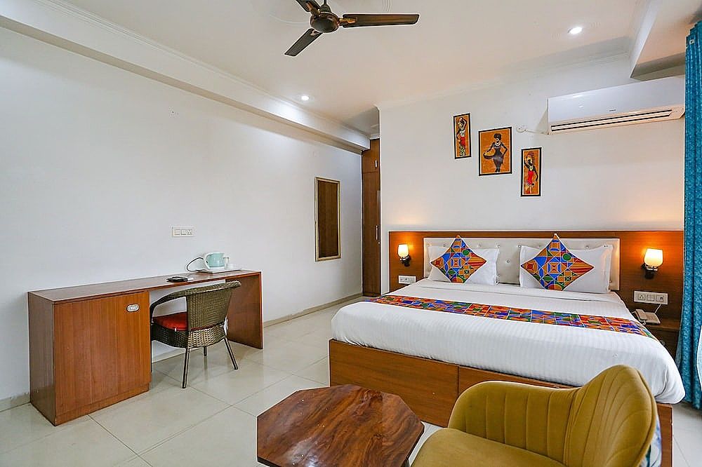 Rejoice Venture Sec-52 Deluxe Double Room 5