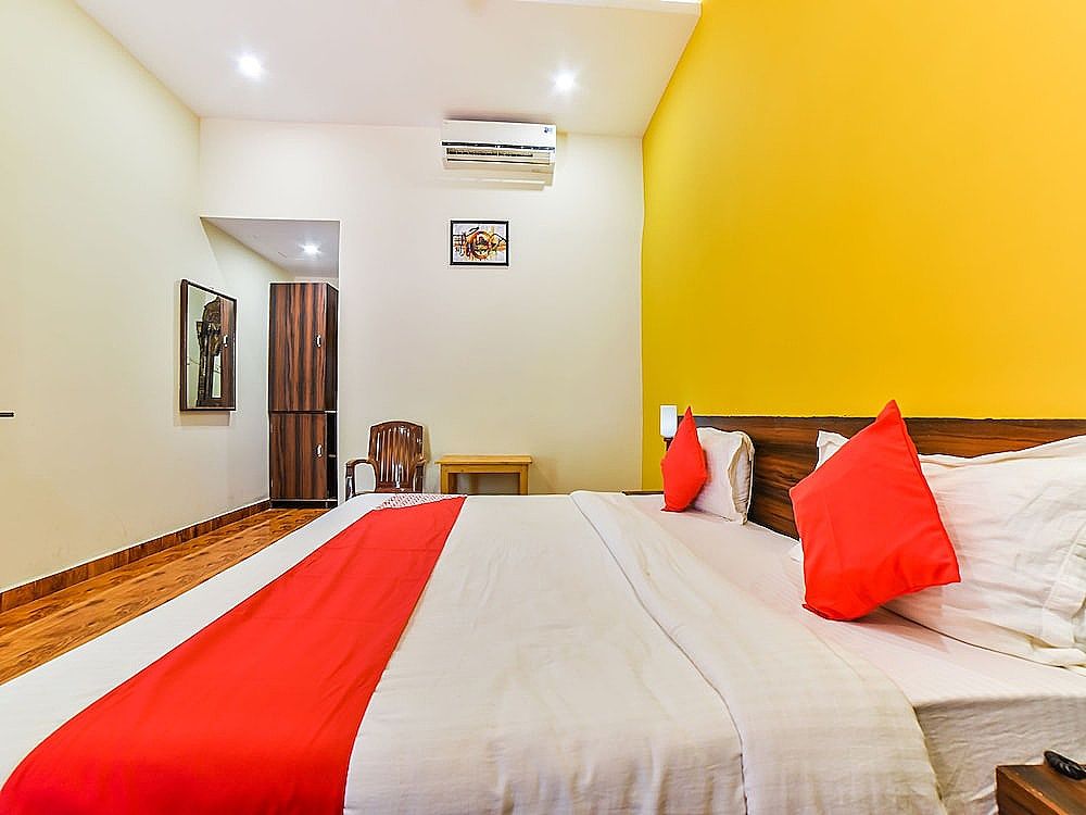 OYO 37027 Bloo Resort