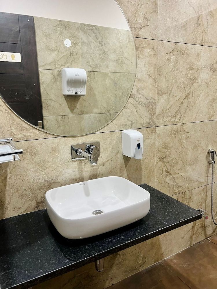 R G Bilkha Hotel And Resorts Deluxe Room 15
