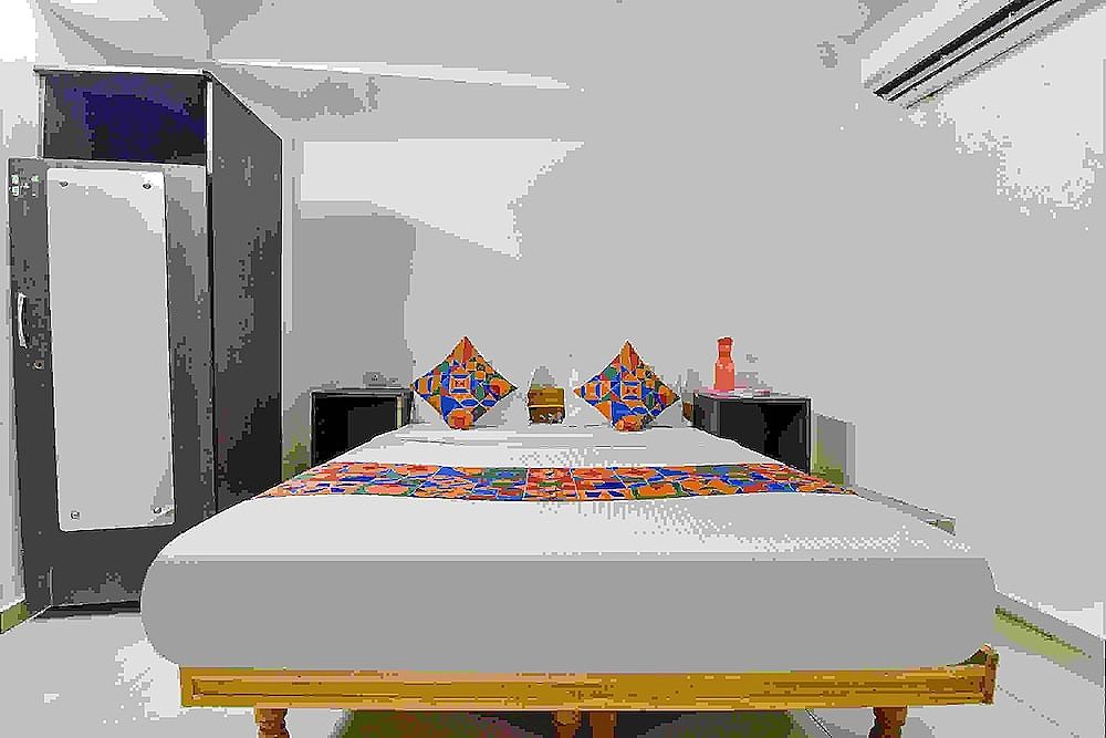 Fabexpress Himalaya Inn Deluxe Room 2