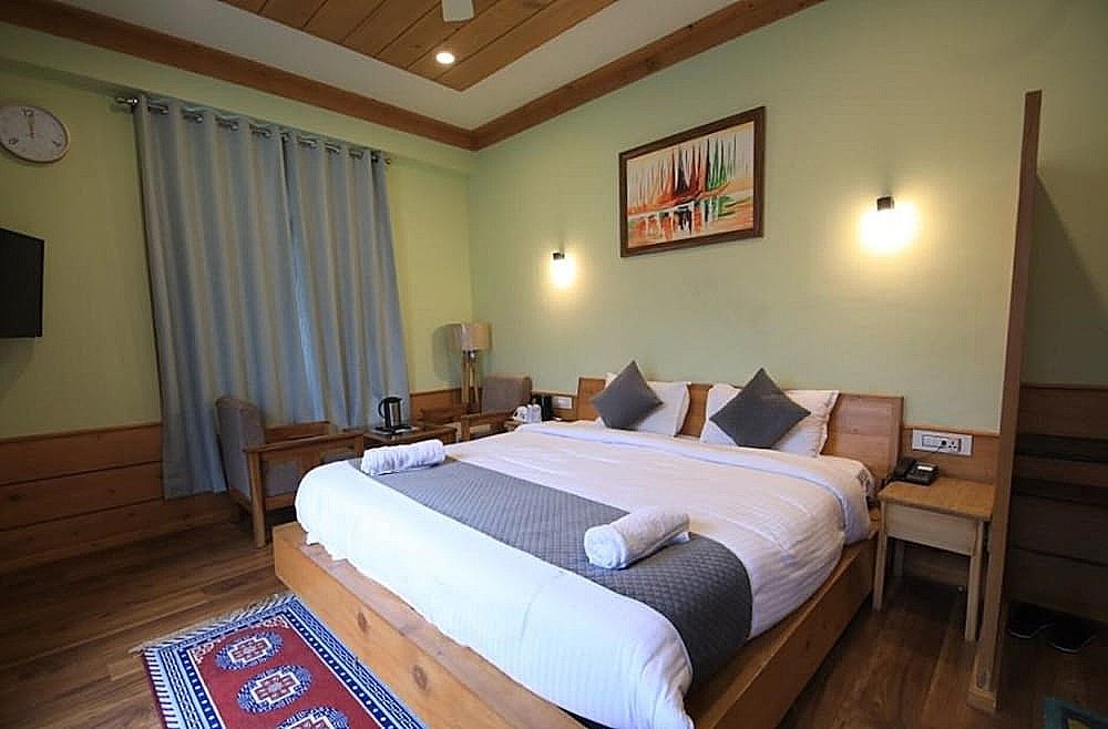 Hotel Polaris Manali Deluxe Double Room 7