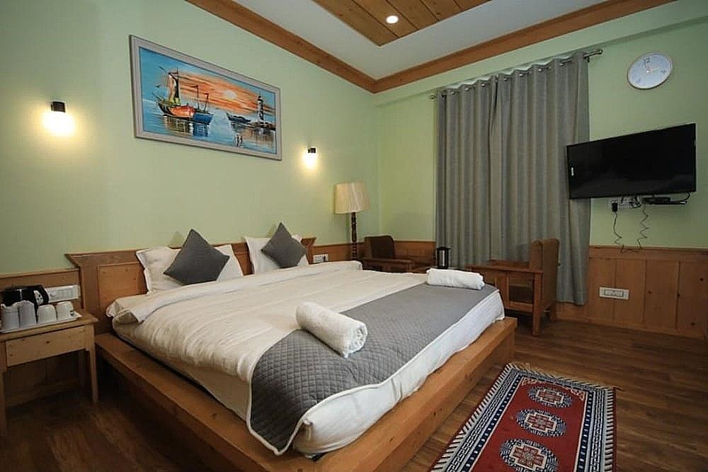 Hotel Polaris Manali Deluxe Double Room 4