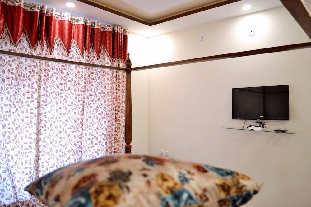 Rudraksh Hotel & Restaurant Standard Room 7