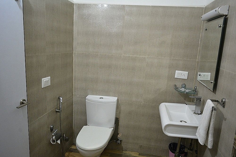 Hotel Samovar by Goyal Hoteliers Deluxe Room 8