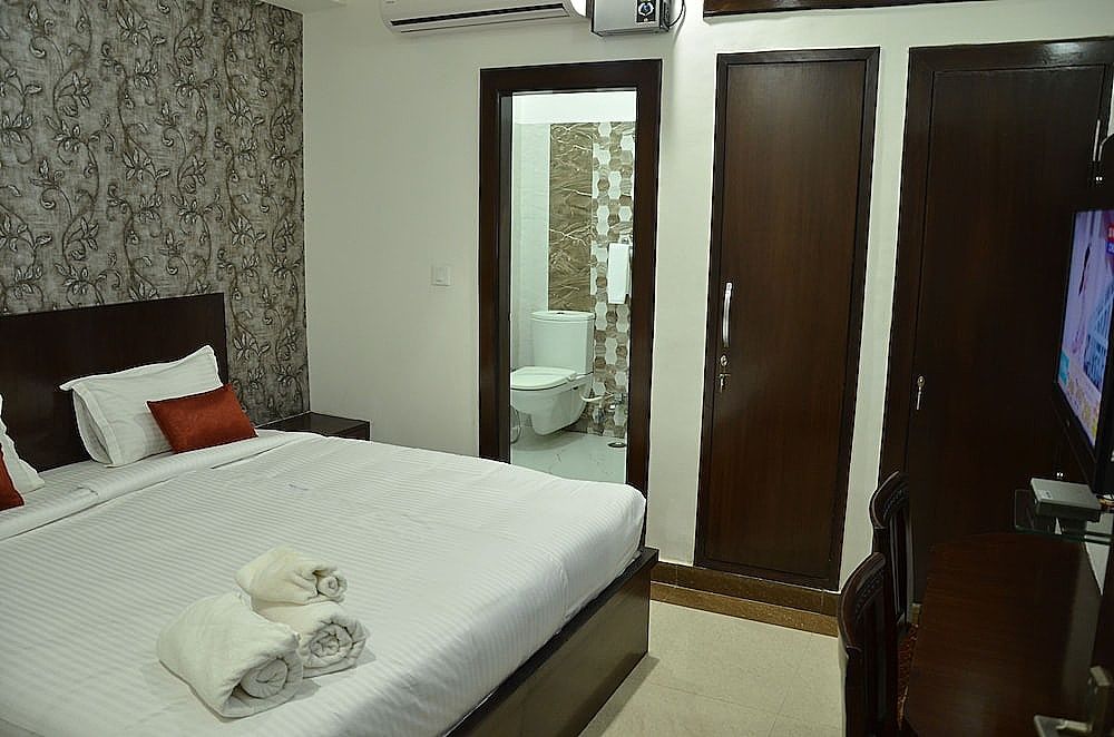 Hotel Samovar by Goyal Hoteliers Deluxe Room 4