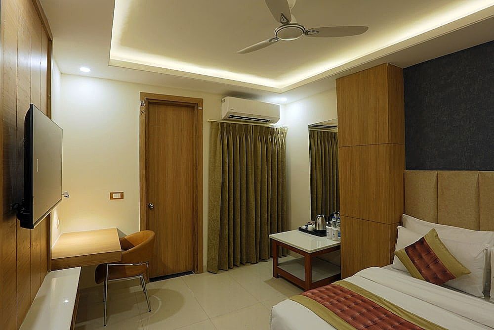 Hotel Sakura by Maps, GURGAON Standard Double Room 5