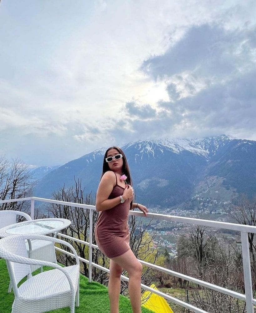 Nirvana Hamta Retreat Luxury Suite 11