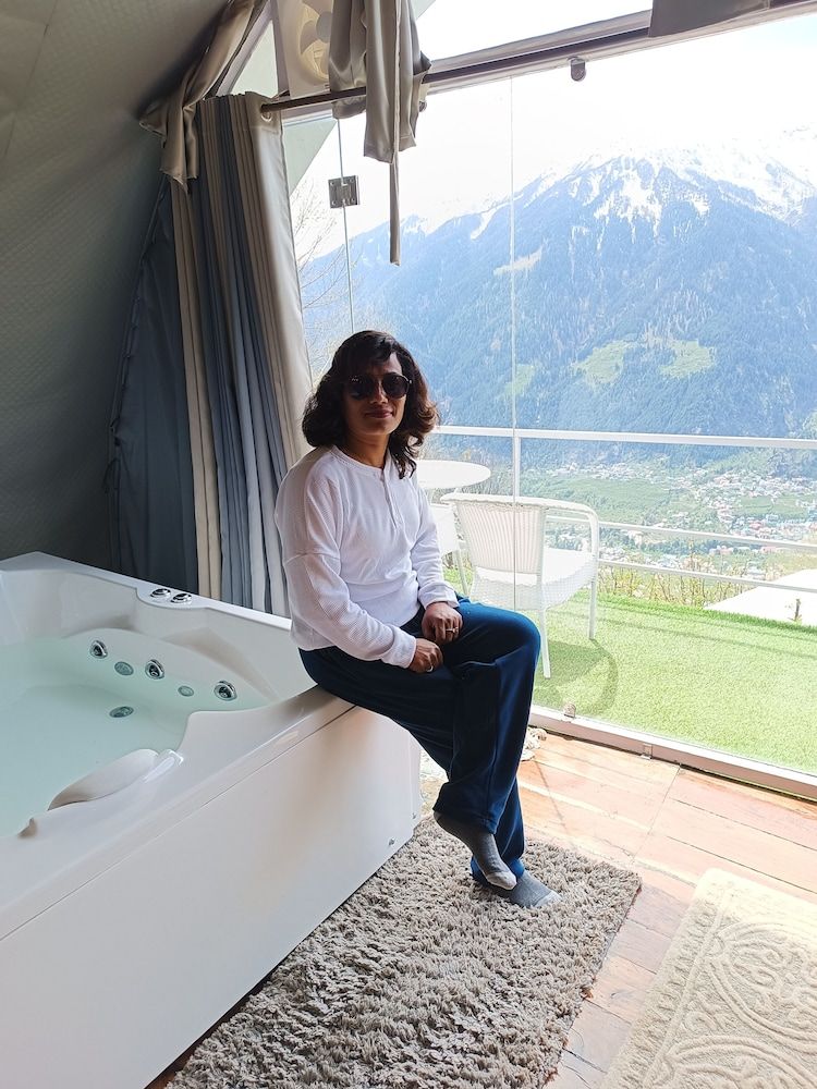 Nirvana Hamta Retreat Luxury Suite 12