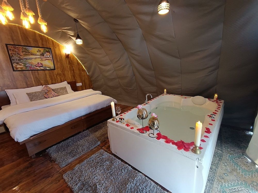 Nirvana Hamta Retreat Luxury Suite 9