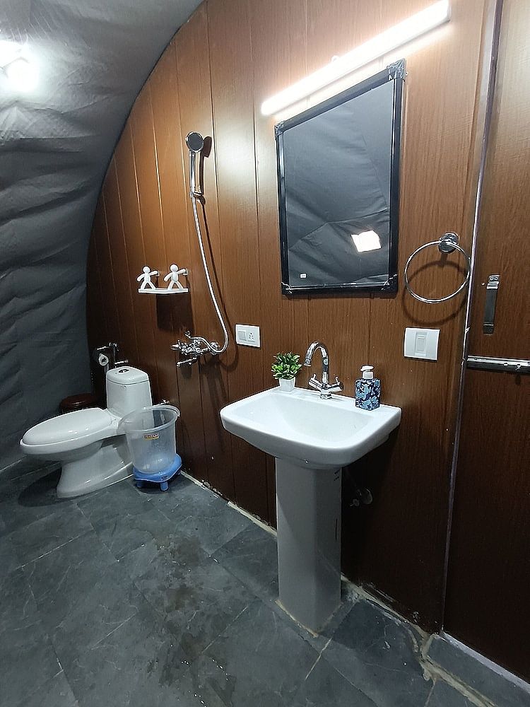 Nirvana Hamta Retreat Luxury Suite 18