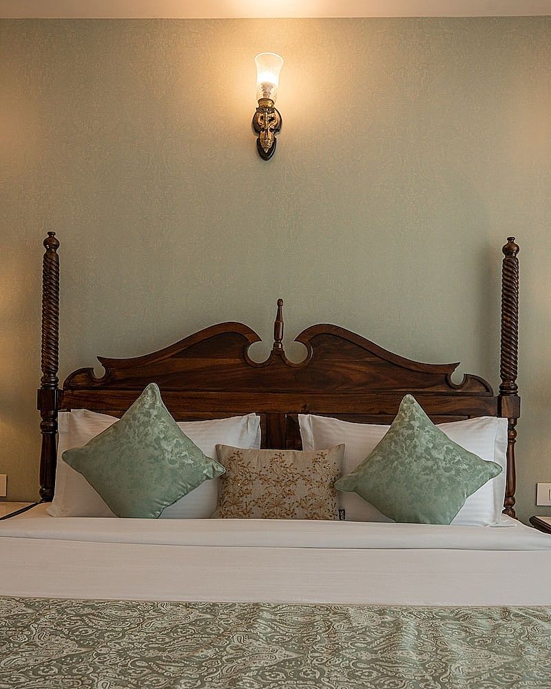 35 Sahakar Suites Deluxe Room 6