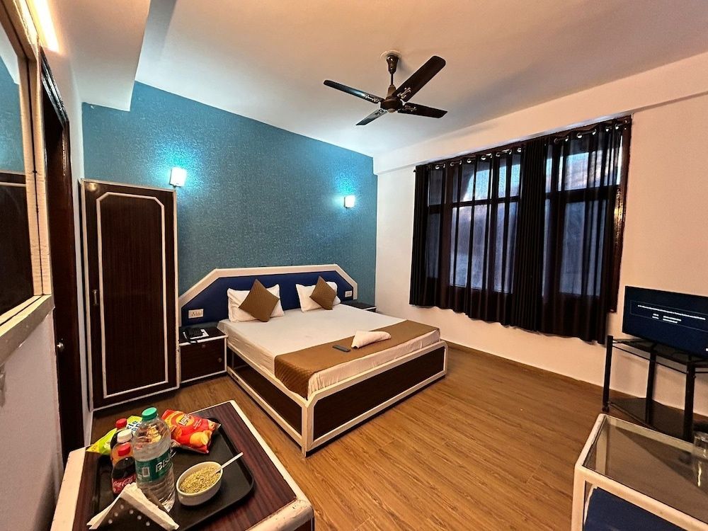 Hotel Manali Palace Deluxe Room 2