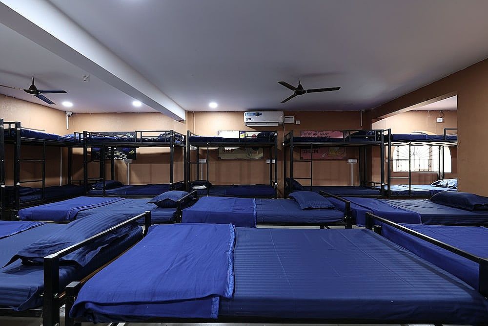 Wee care hostel and dormitory Shared Dormitory 9