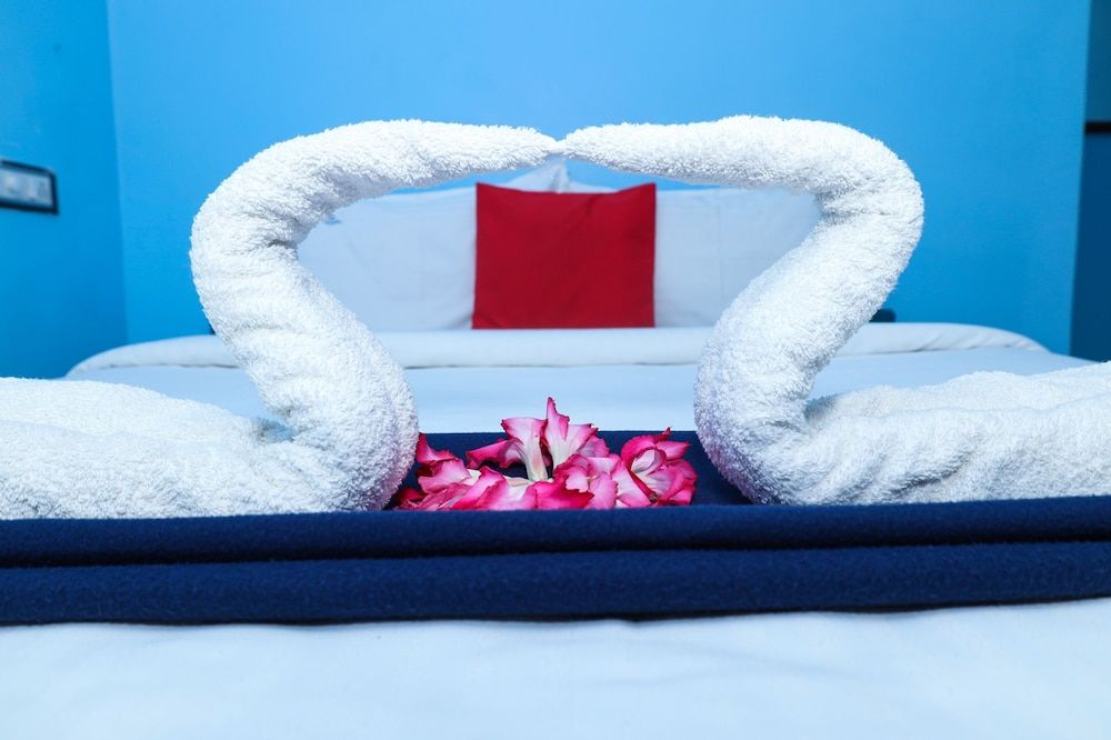 Dolphin Beach Guest House Deluxe Quadruple Room 3