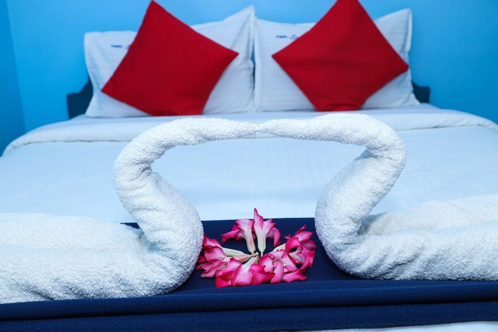 Dolphin Beach Guest House Deluxe Quadruple Room 4