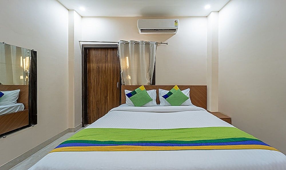 Treebo Raj Palace Standard Double or Twin Room, Balcony 14