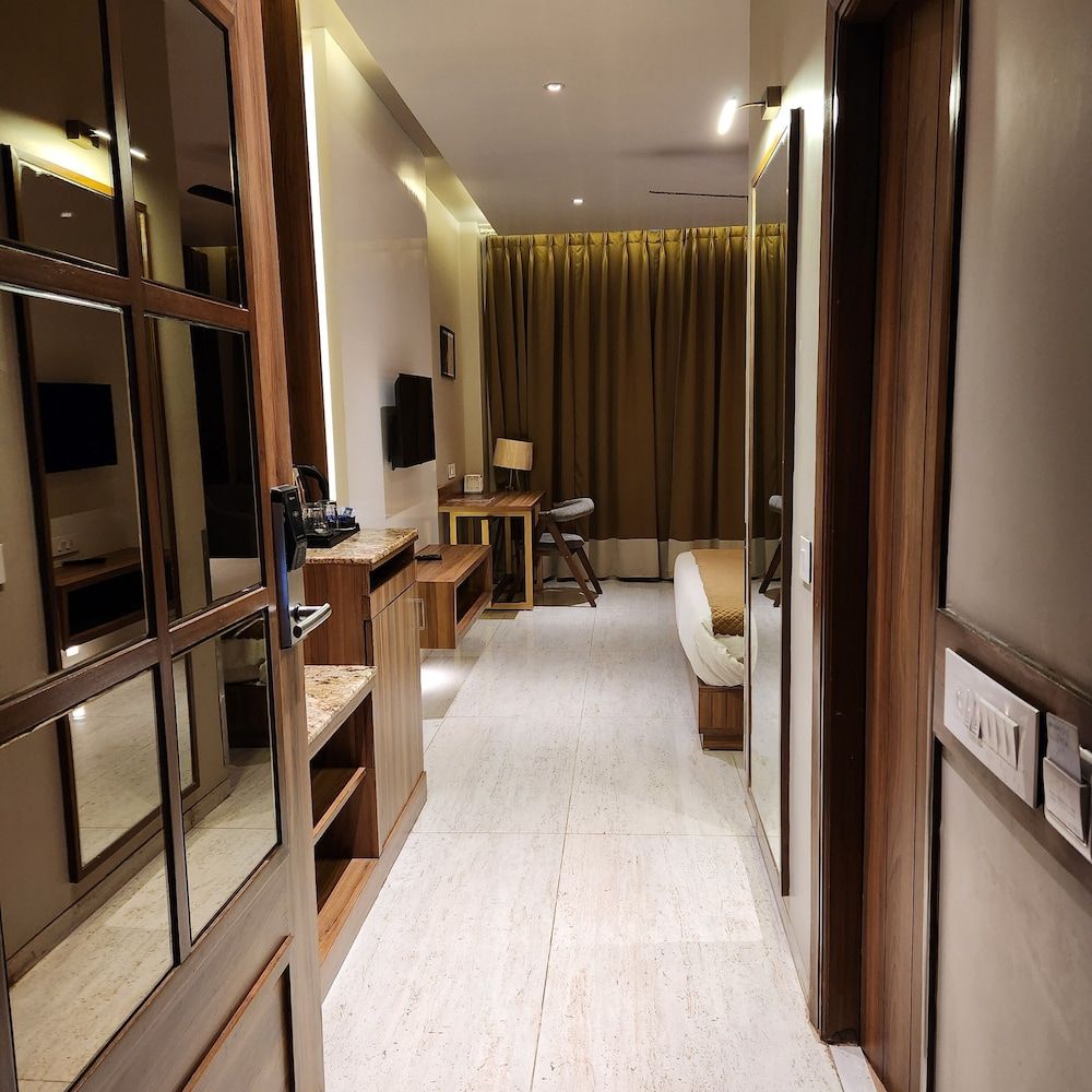 Alwar Vanyaevilas Luxury Room, 1 Double Bed, Mountain View 13