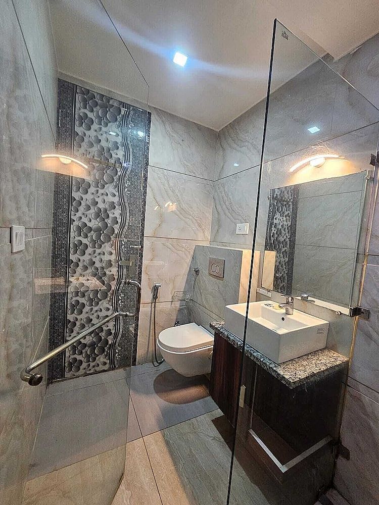 The Crown Hotel Deluxe Room, 1 Double Bed 13