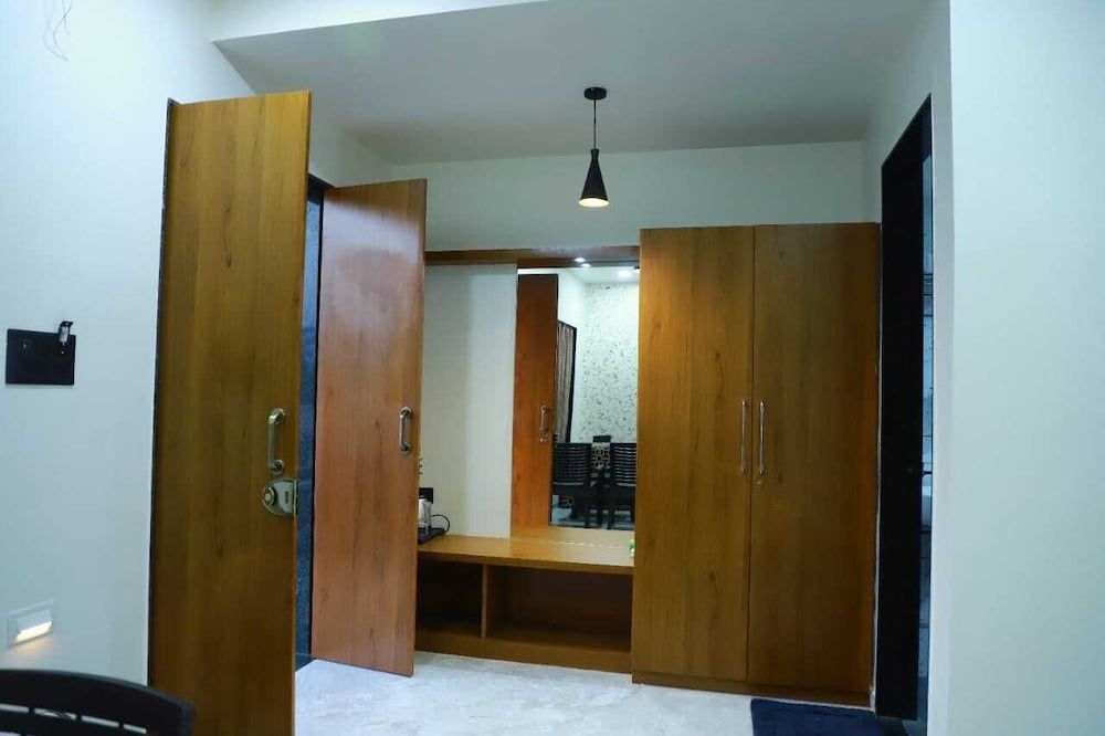 Omkara Resort Premium Room 7