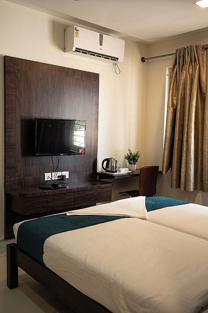 Catalyst Suites Rajajinagar Deluxe Double Room 3