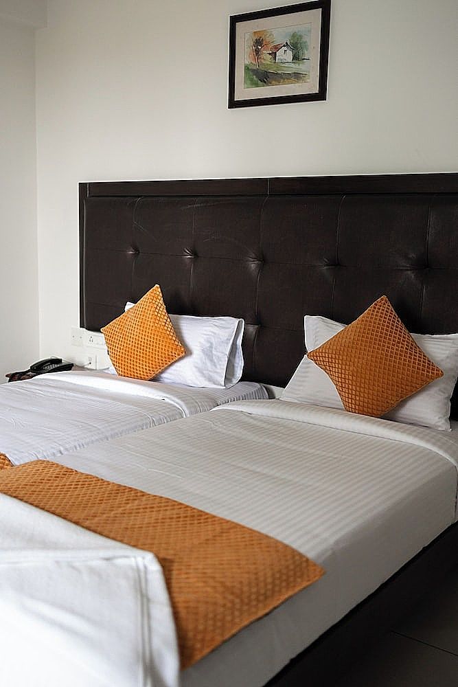 Catalyst Suites Rajajinagar Deluxe Double Room 8