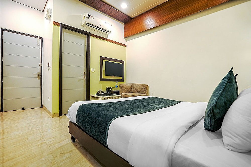 Hotel Seven- Centre of City Chandigarh Deluxe Room 11