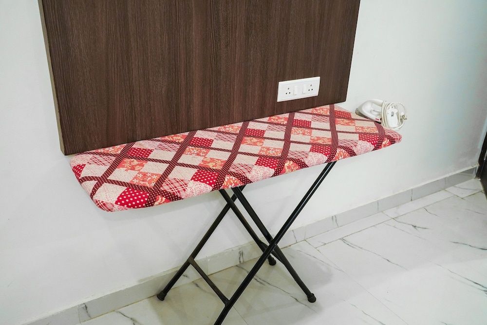 Iron/ironing board