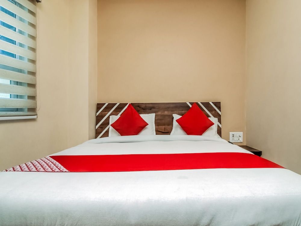 OYO 19706 Hotel Heaven Double or Twin Room 9