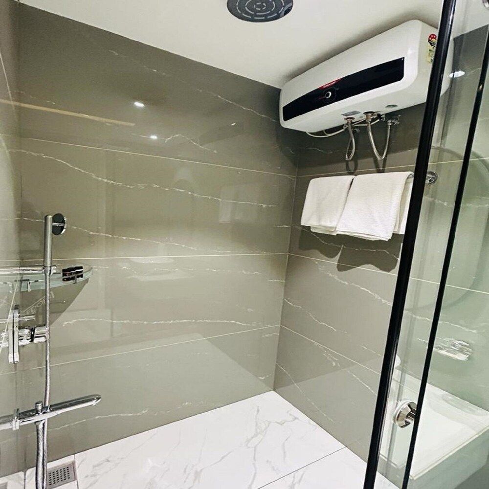 Five Elements Hotels Goldleaf Haldwani Superior double Room with city view 21