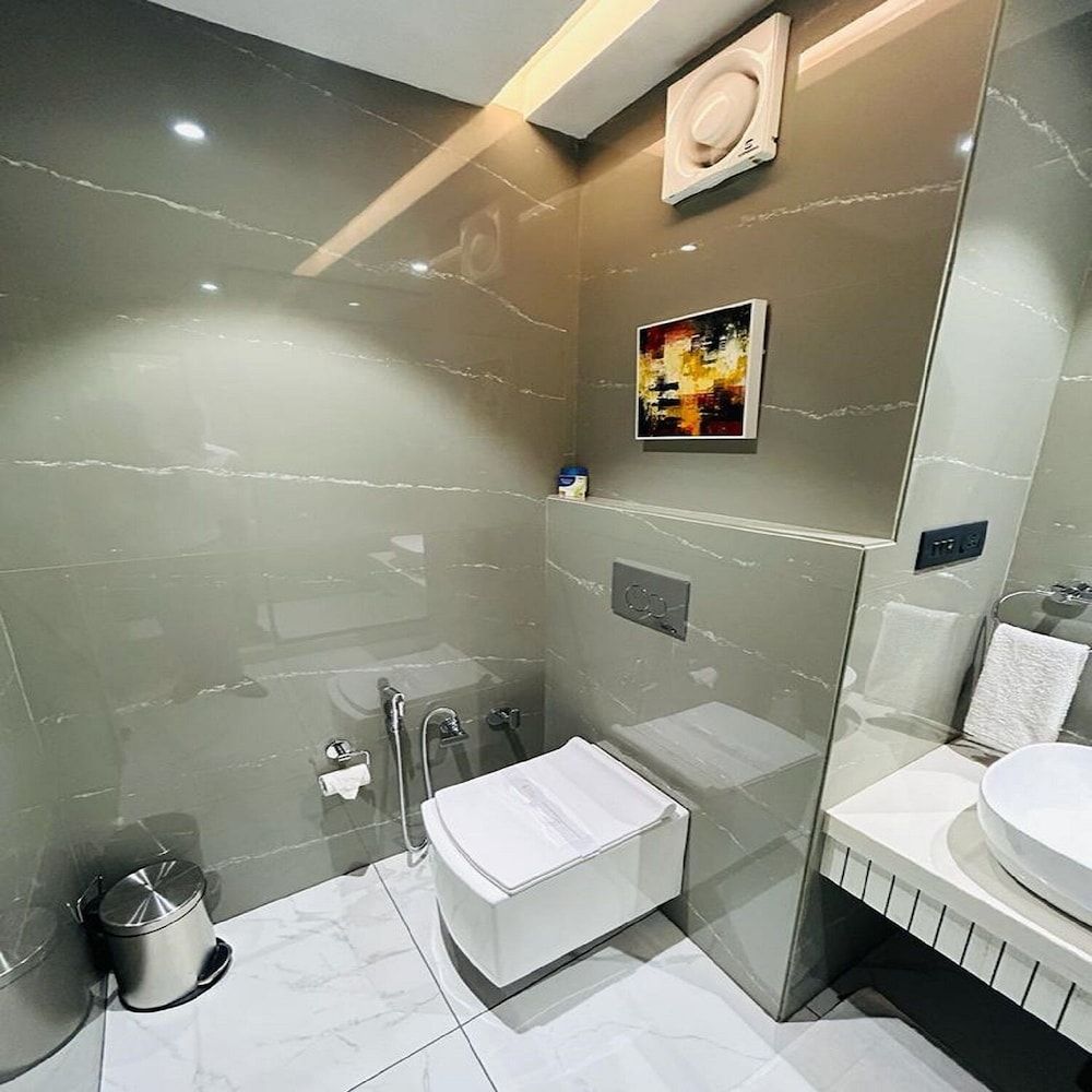 Five Elements Hotels Goldleaf Haldwani Superior double Room with city view 19