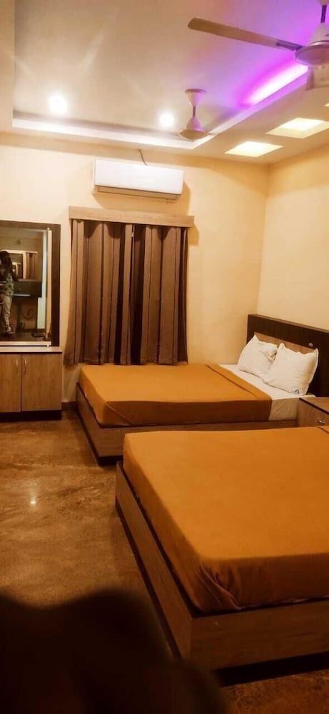Sree Kumaran Residence by Royal stay