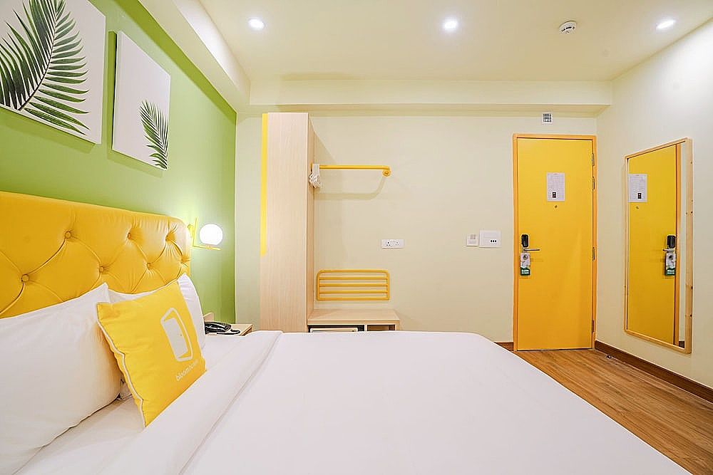 Bloom Hotel - Medicity Gurugram, Near Medanta Hospital Superior Double Room, 1 King Bed 3