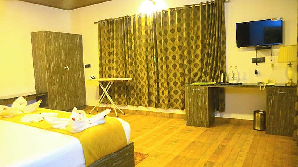 Spring Muunnar Deluxe Room 2