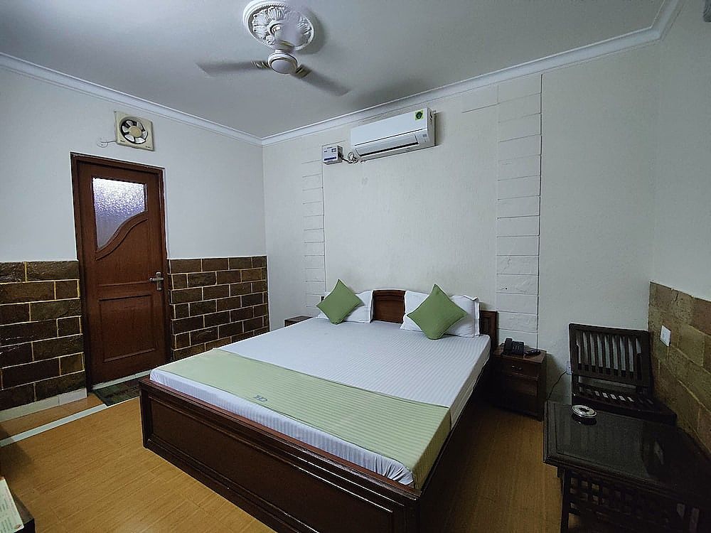 Harish Guest House -Railway Station Road Deluxe Double Room 25