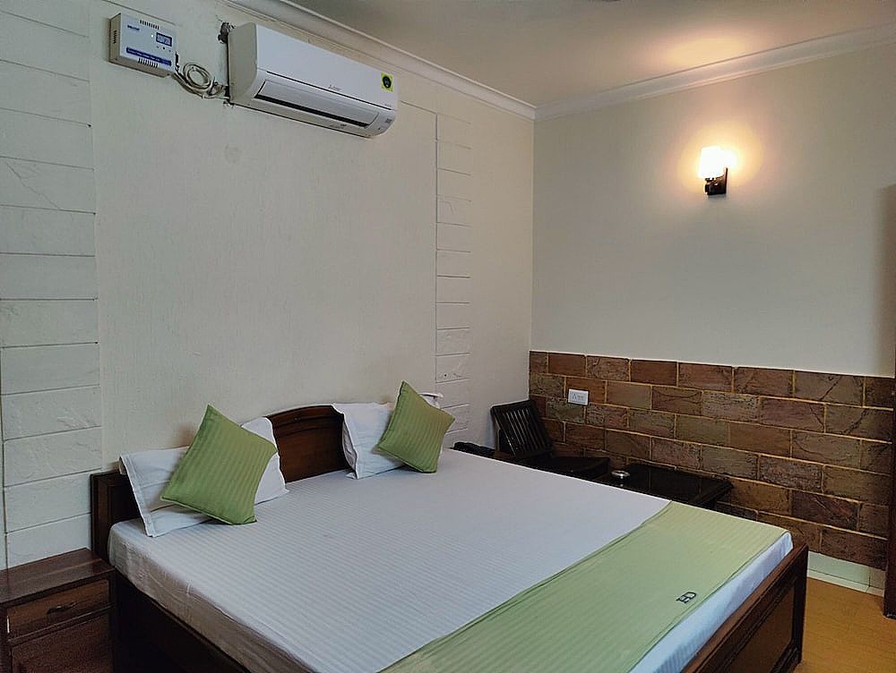 Harish Guest House -Railway Station Road Deluxe Double Room 14