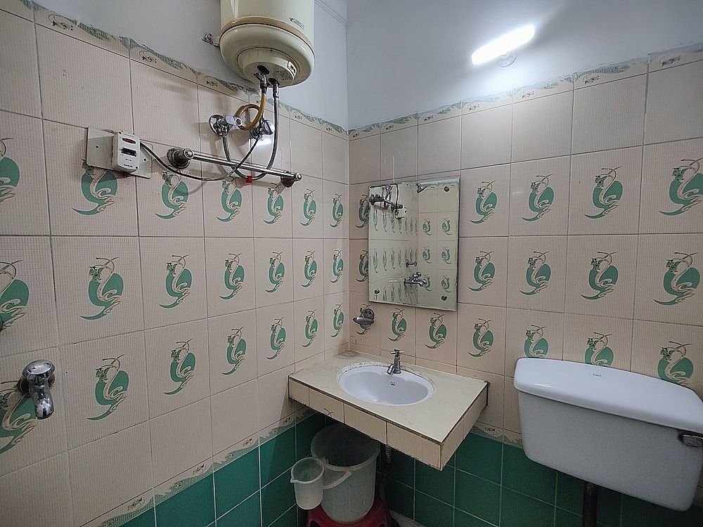 Harish Guest House -Railway Station Road Deluxe Double Room 20